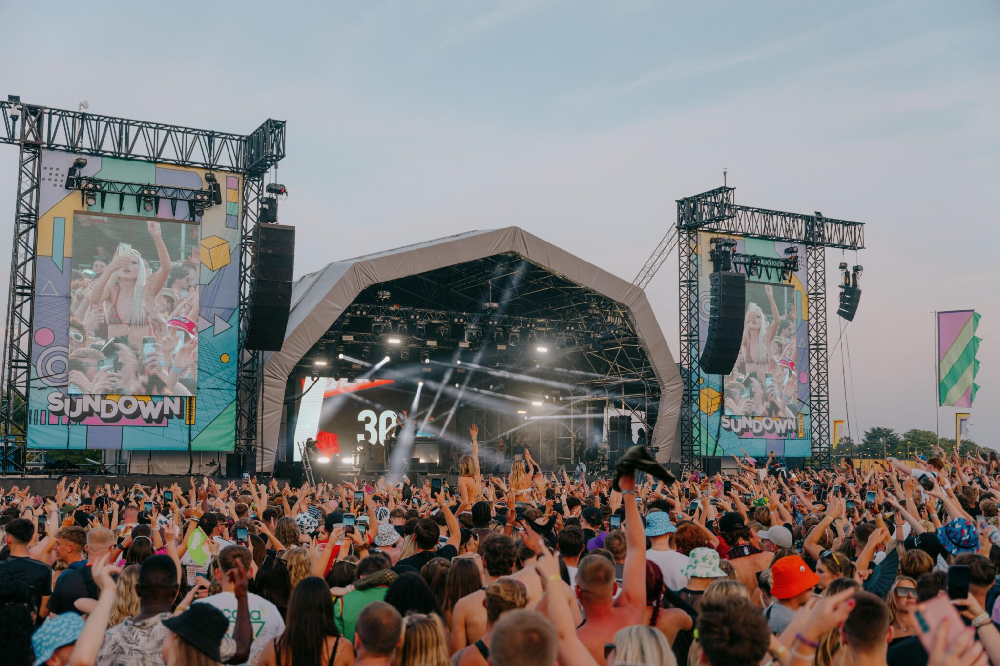 LED Video Wall Hire For Live Events London | Bigabox Productions